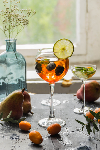 ライムなどを添えても Alieva Liubov/Shutterstock.com